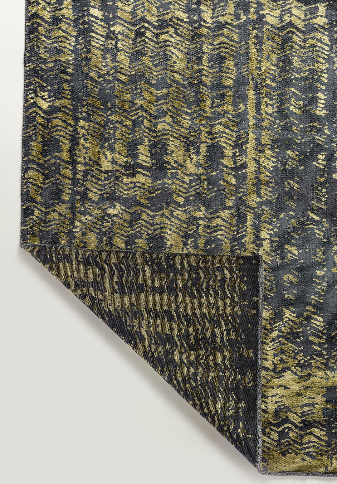 TERAMO MATTE BLACK - GREEN RUG
