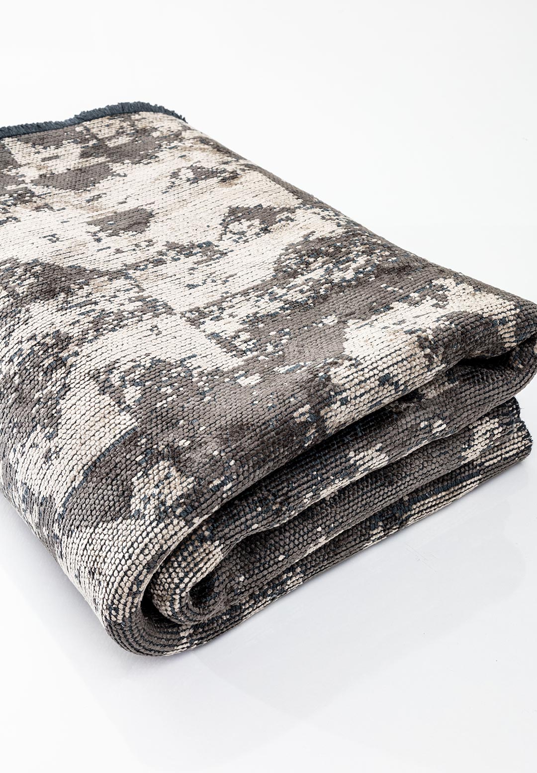TRIANGLE ANTHRACITE - BEIGE RUG
