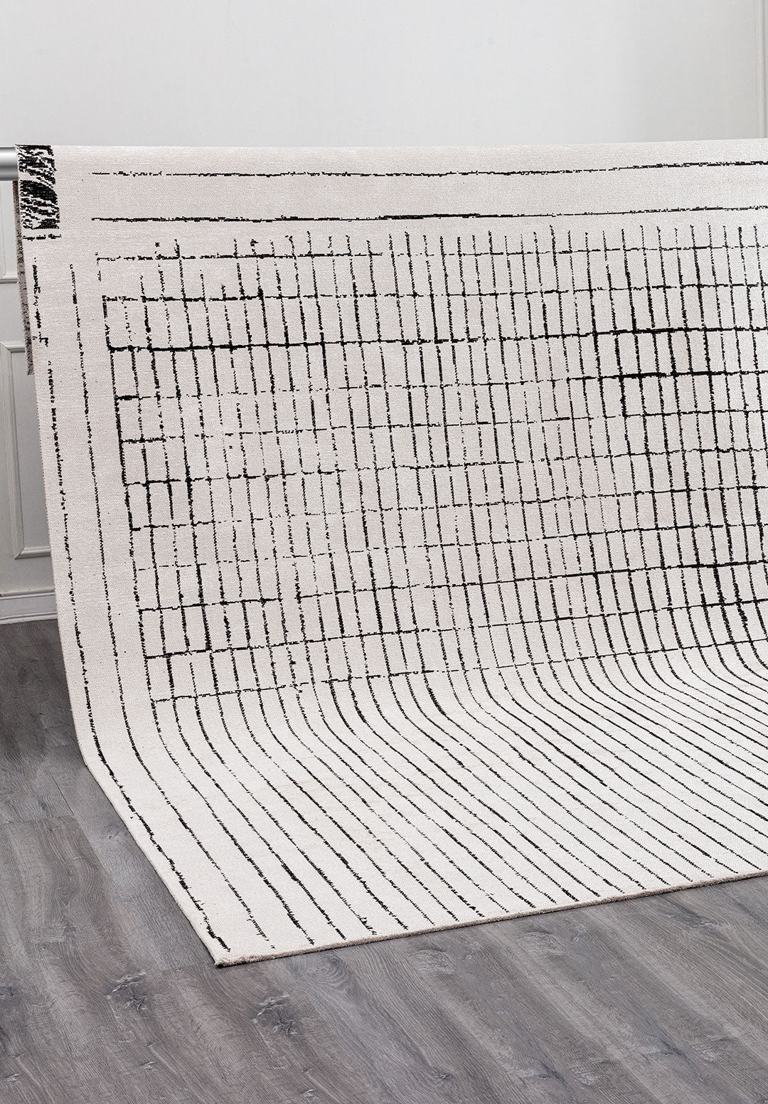 INFINITY BLACK - ECRU RUG