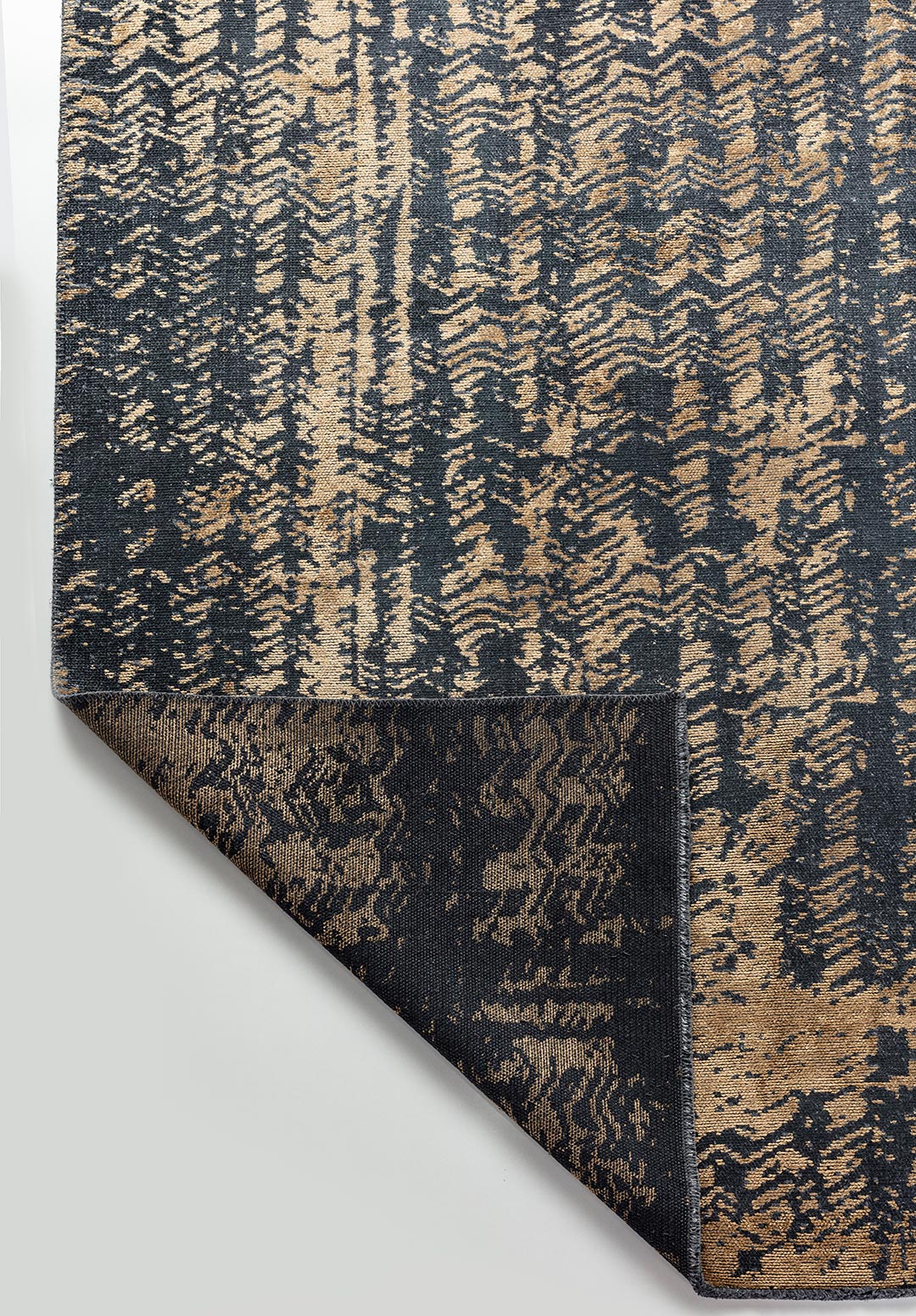 TERAMO MATTE BLACK - LIGHT BROWN RUG