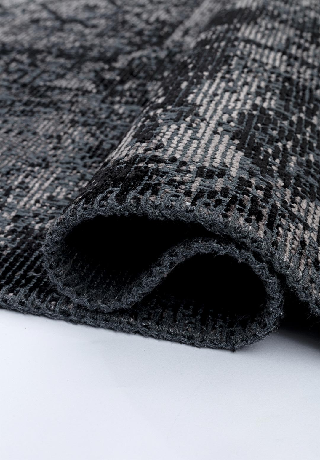 TITLE BLACK - DARK GREY RUG