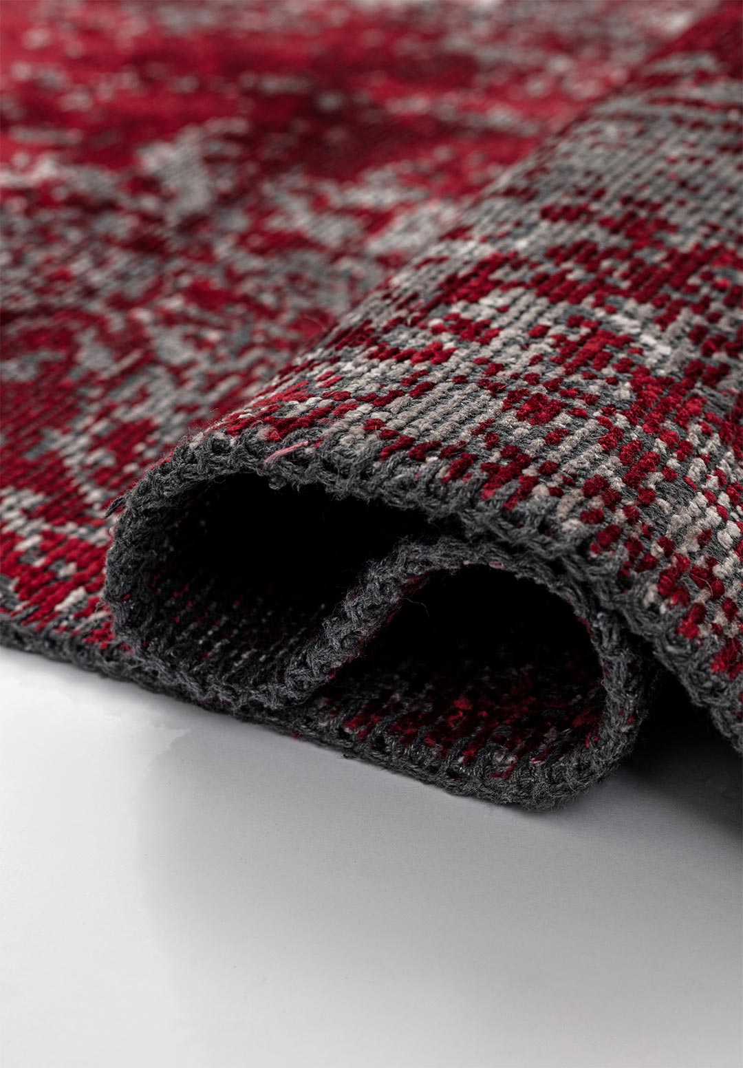 MEDALLION GREY - RED RUG