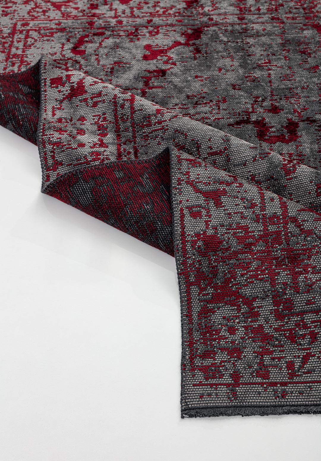 IVY GREY - RED RUG
