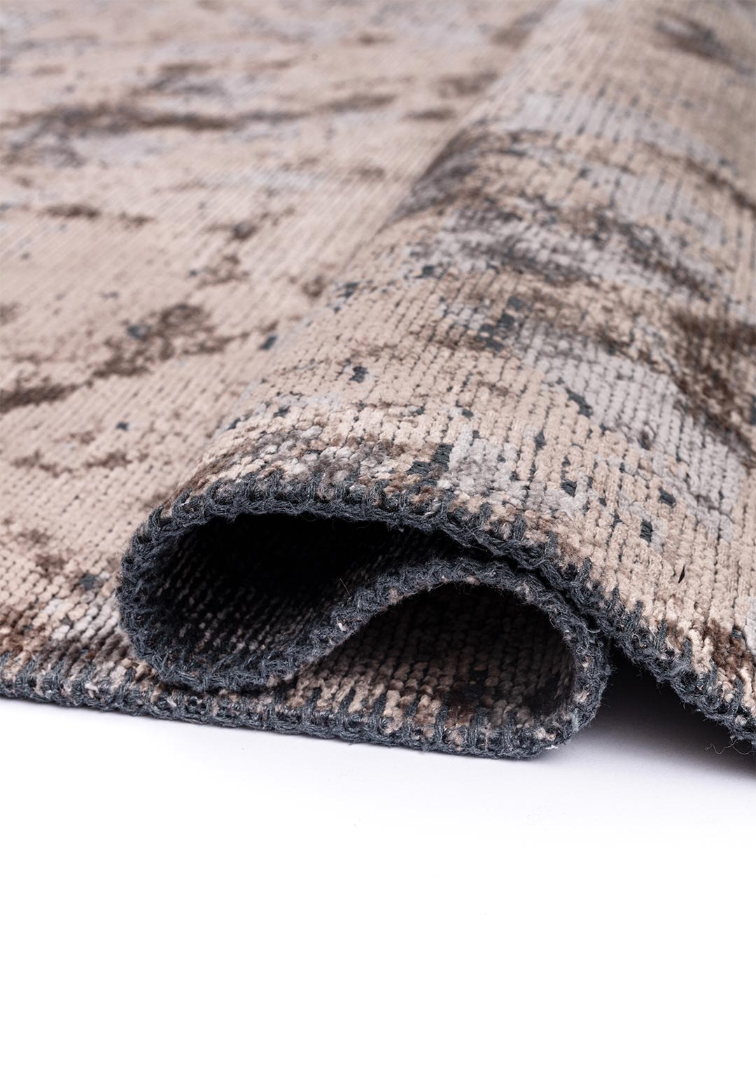 TRIANGLE NOUGAT - GREY RUG